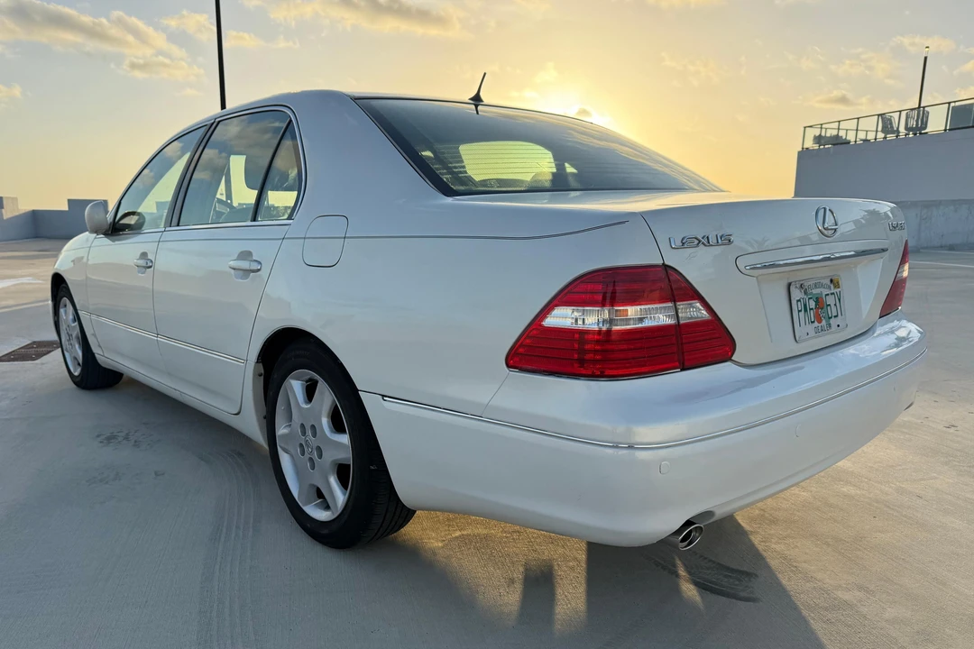 2004 Lexus LS 3rd Gen - Image 4 of 31