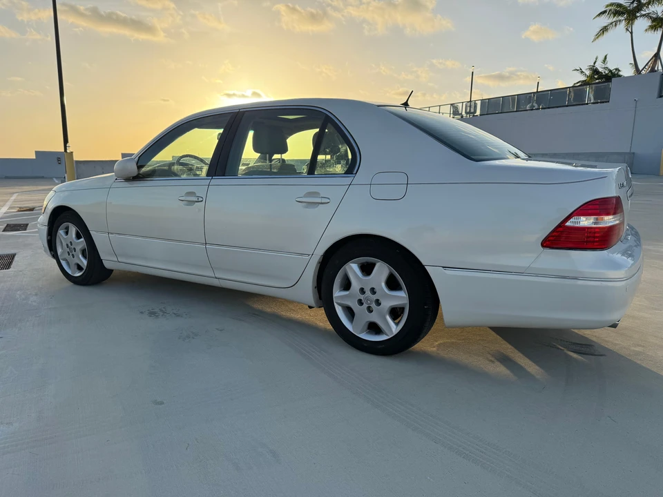 2004 Lexus LS 3rd Gen - Image 8 of 31