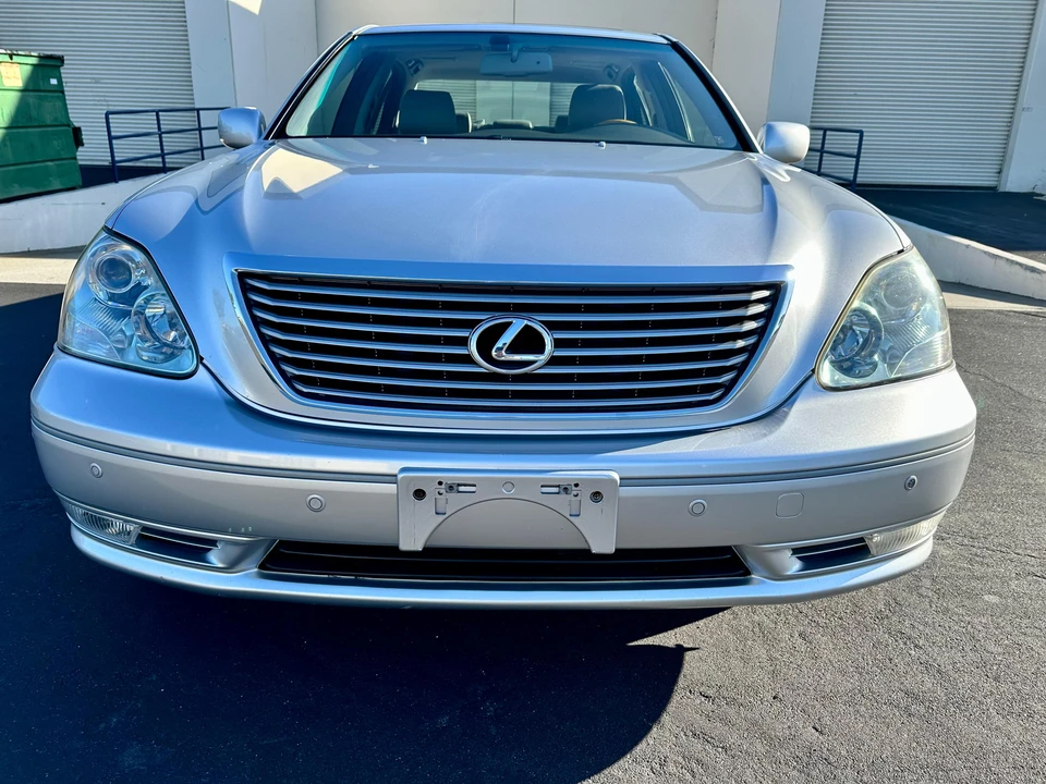 2004 Lexus LS 3rd Gen - Image 9 of 31