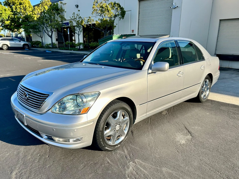 2004 Lexus LS 3rd Gen - Image 16 of 31