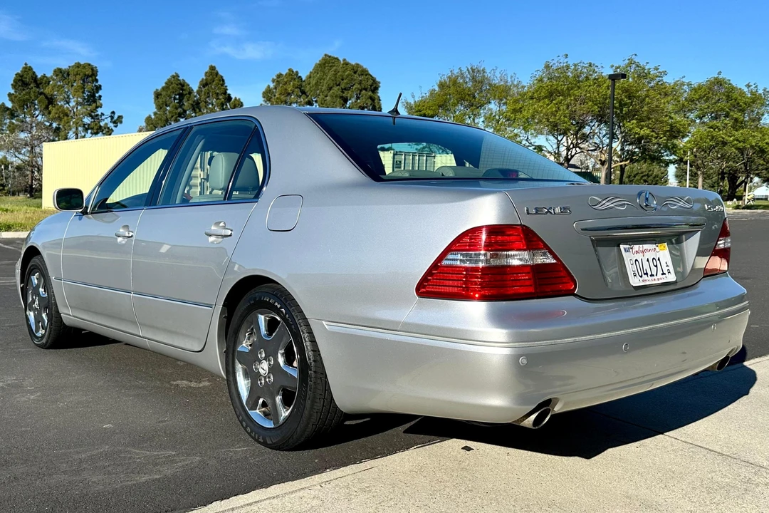 2004 Lexus LS 3rd Gen - Image 4 of 31