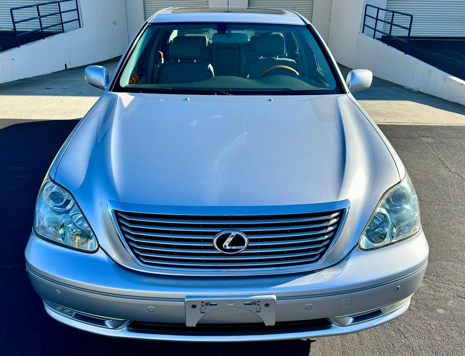 2004 Lexus LS 3rd Gen - Image 11 of 31