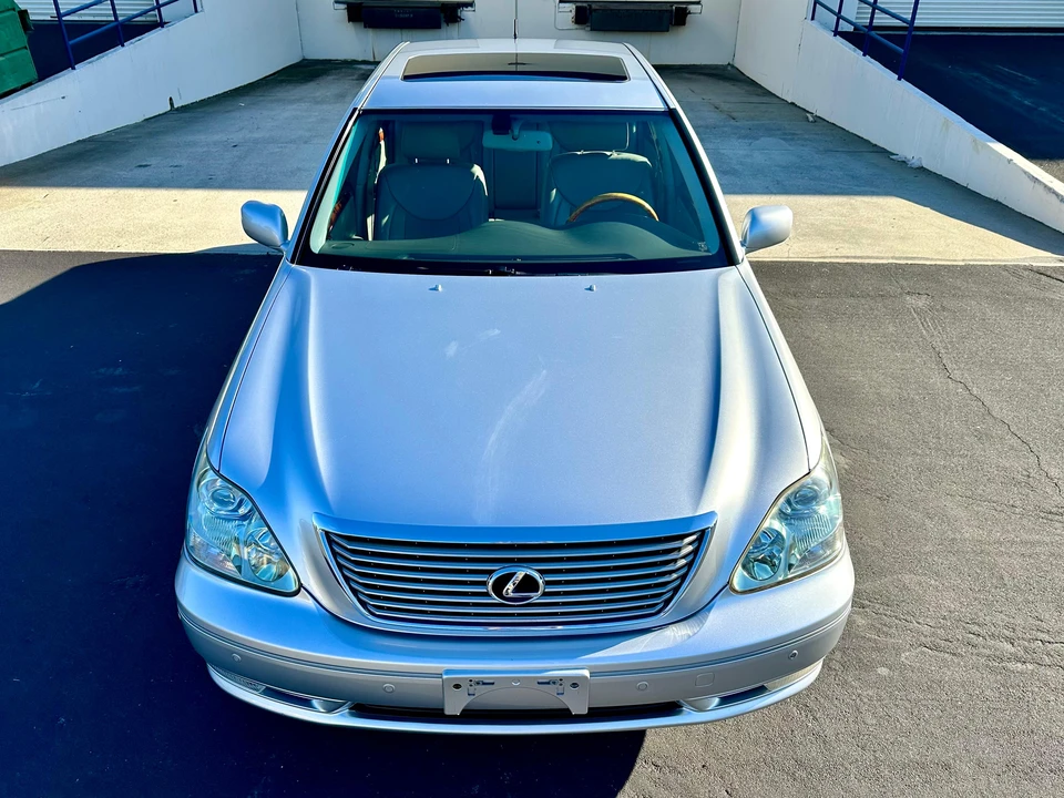 2004 Lexus LS 3rd Gen - Image 12 of 31