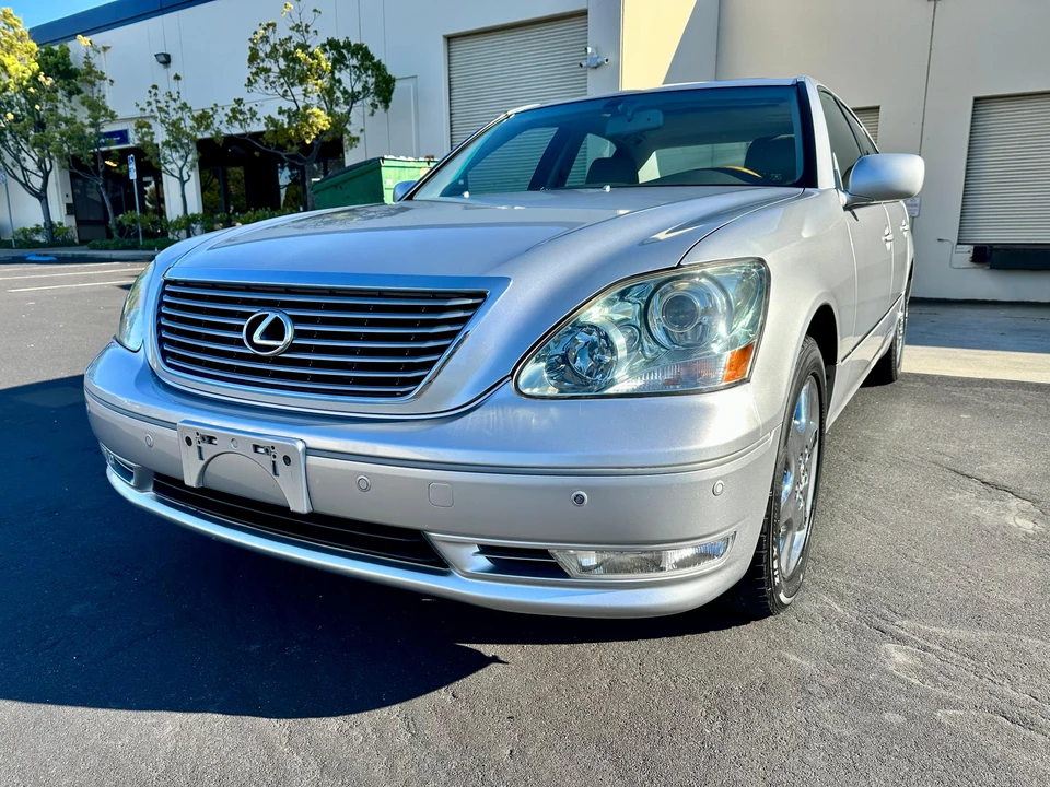 2004 Lexus LS 3rd Gen - Image 13 of 31