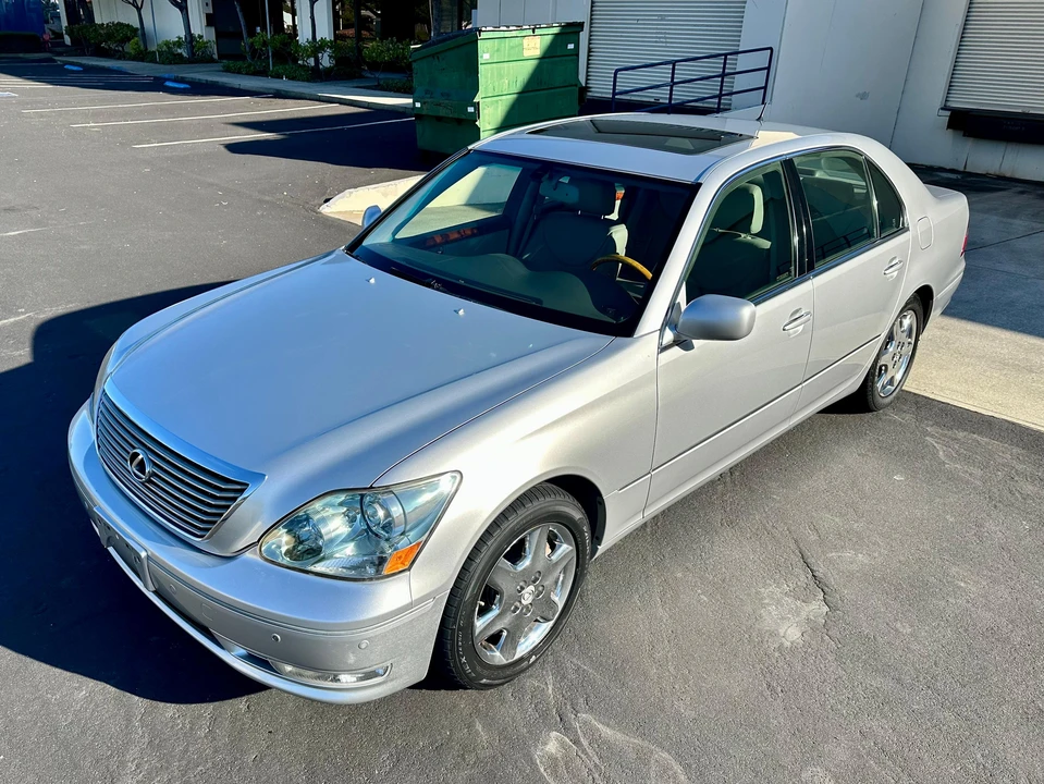 2004 Lexus LS 3rd Gen - Image 15 of 31