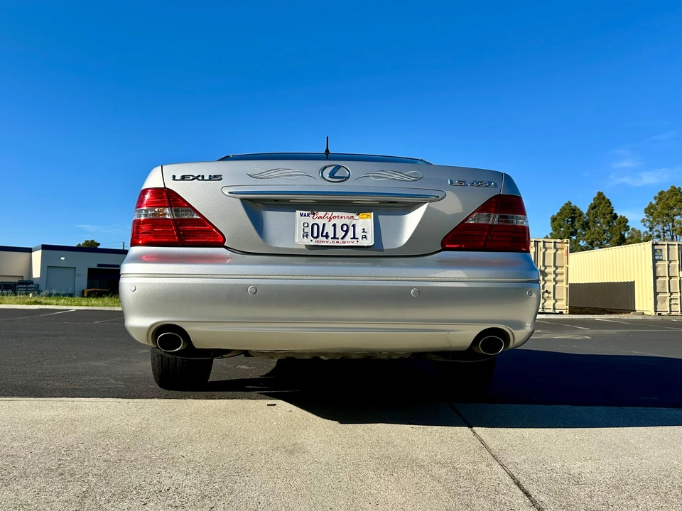 2004 Lexus LS 3rd Gen - Image 24 of 31