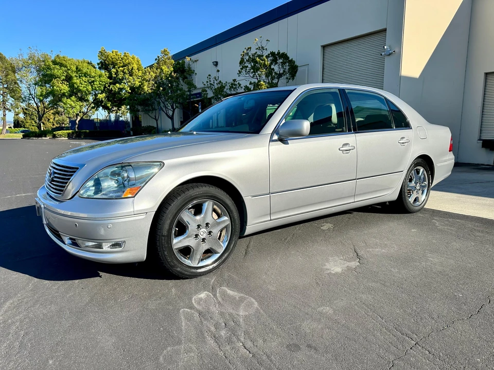 2004 Lexus LS 3rd Gen - Image 17 of 31