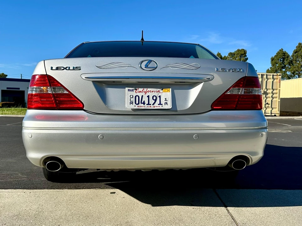 2004 Lexus LS 3rd Gen - Image 26 of 31