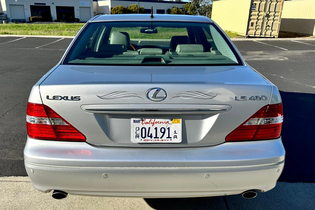 2004 Lexus LS 3rd Gen - Image 5 of 31
