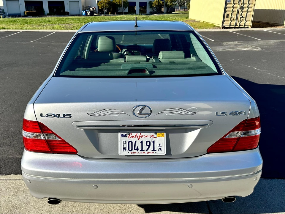 2004 Lexus LS 3rd Gen - Image 31 of 31