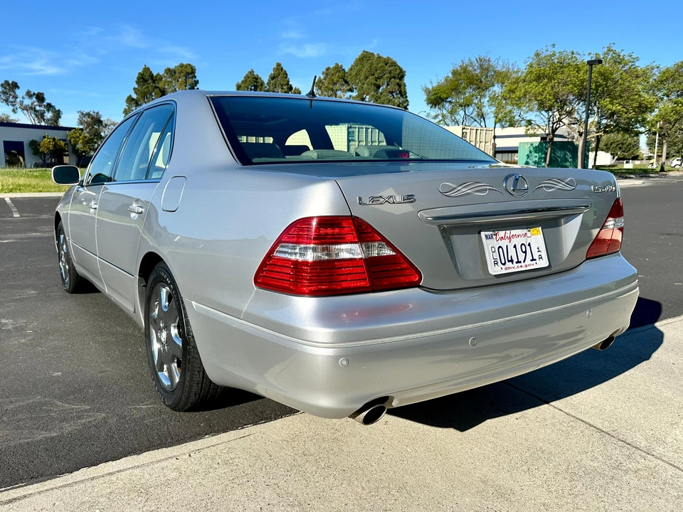2004 Lexus LS 3rd Gen - Image 22 of 31