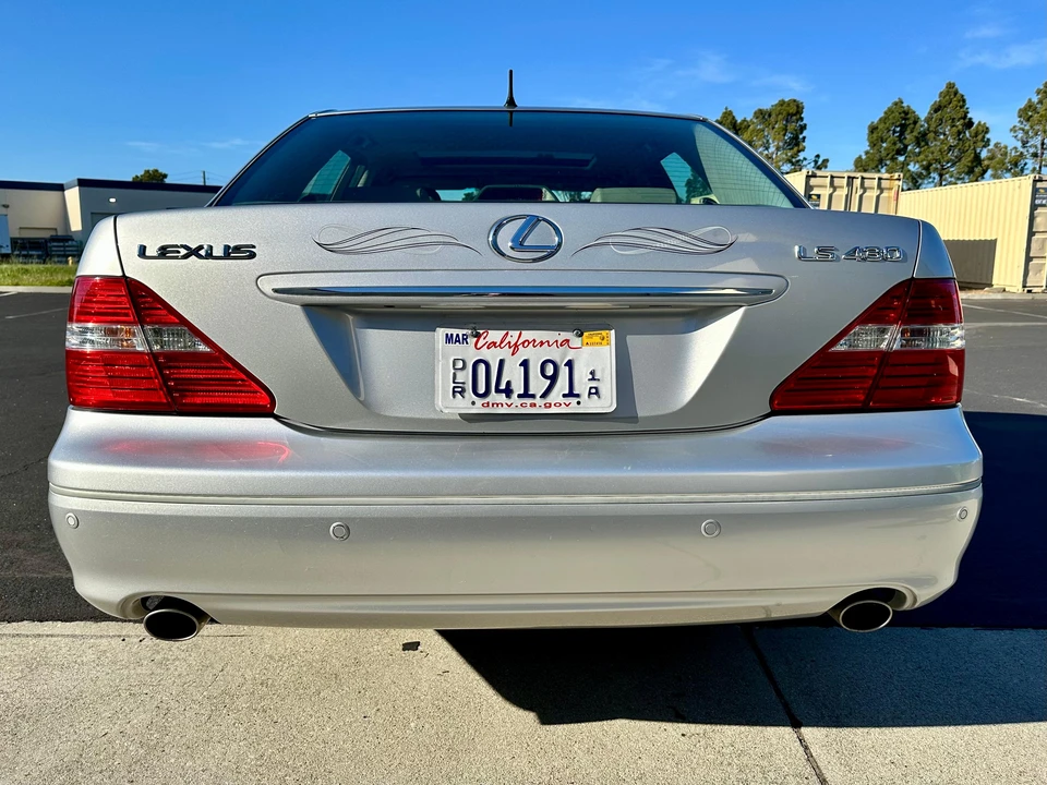 2004 Lexus LS 3rd Gen - Image 29 of 31