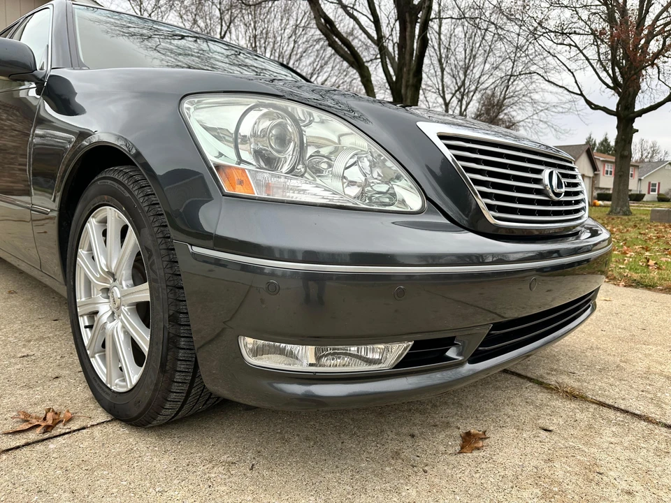 2004 Lexus LS 3rd Gen - Image 29 of 31