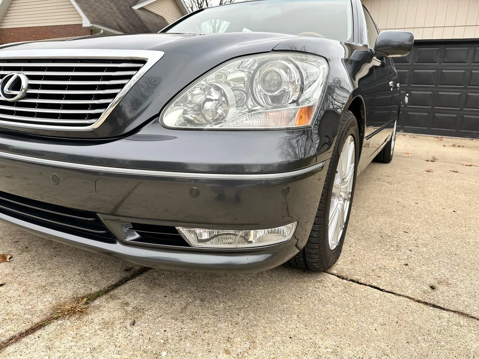 2004 Lexus LS 3rd Gen - Image 17 of 31