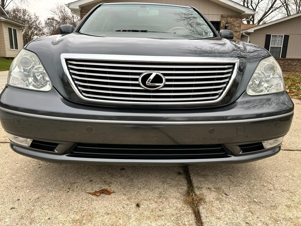 2004 Lexus LS 3rd Gen - Image 15 of 31
