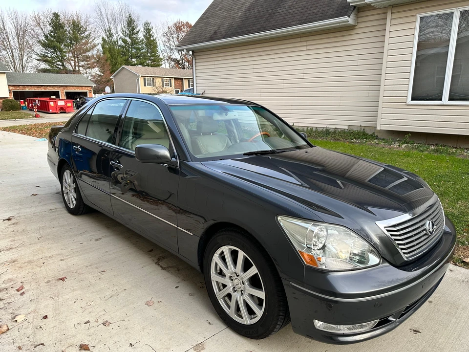 2004 Lexus LS 3rd Gen - Image 14 of 31