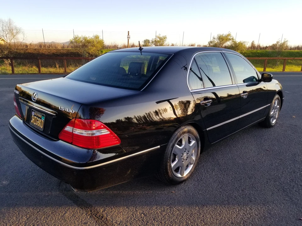 2004 Lexus LS 3rd Gen - Image 14 of 21