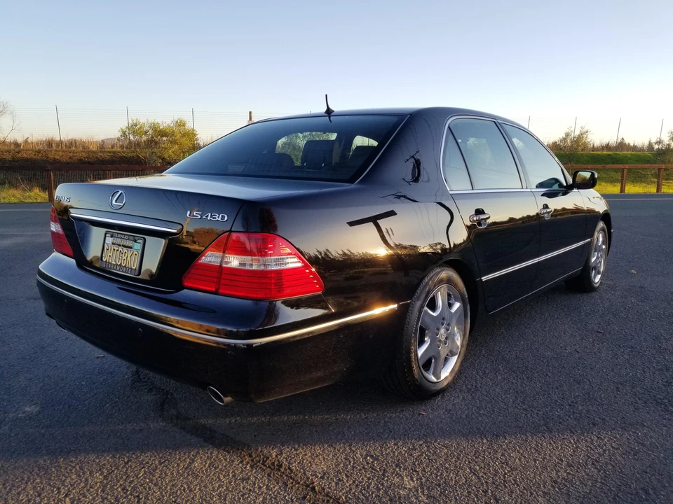 2004 Lexus LS 3rd Gen - Image 12 of 21