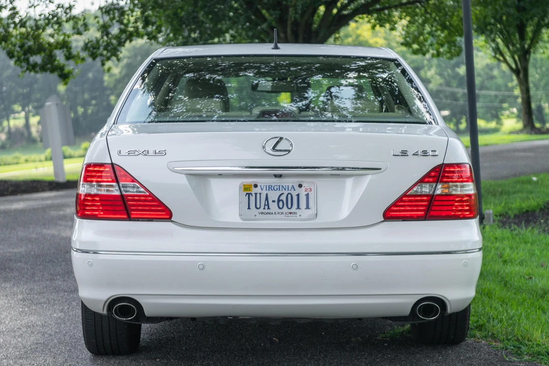 2004 Lexus LS 3rd Gen - Image 5 of 31