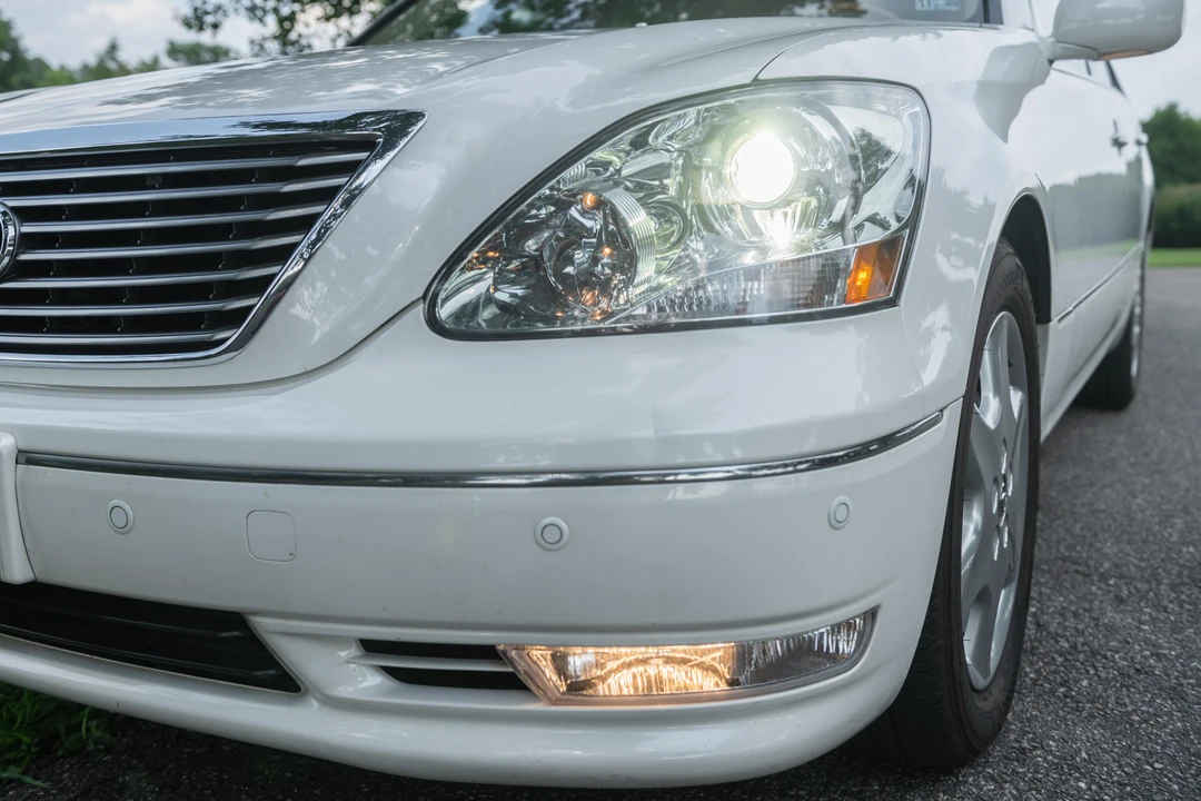 2004 Lexus LS 3rd Gen - Image 25 of 31
