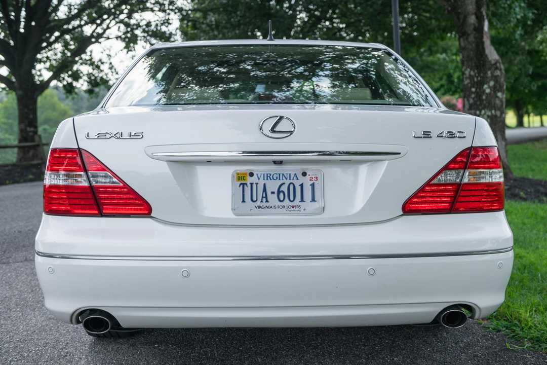 2004 Lexus LS 3rd Gen - Image 12 of 31