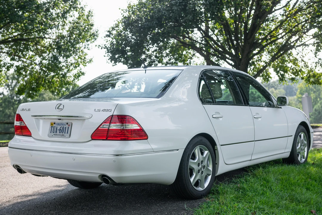 2004 Lexus LS 3rd Gen - Image 13 of 31