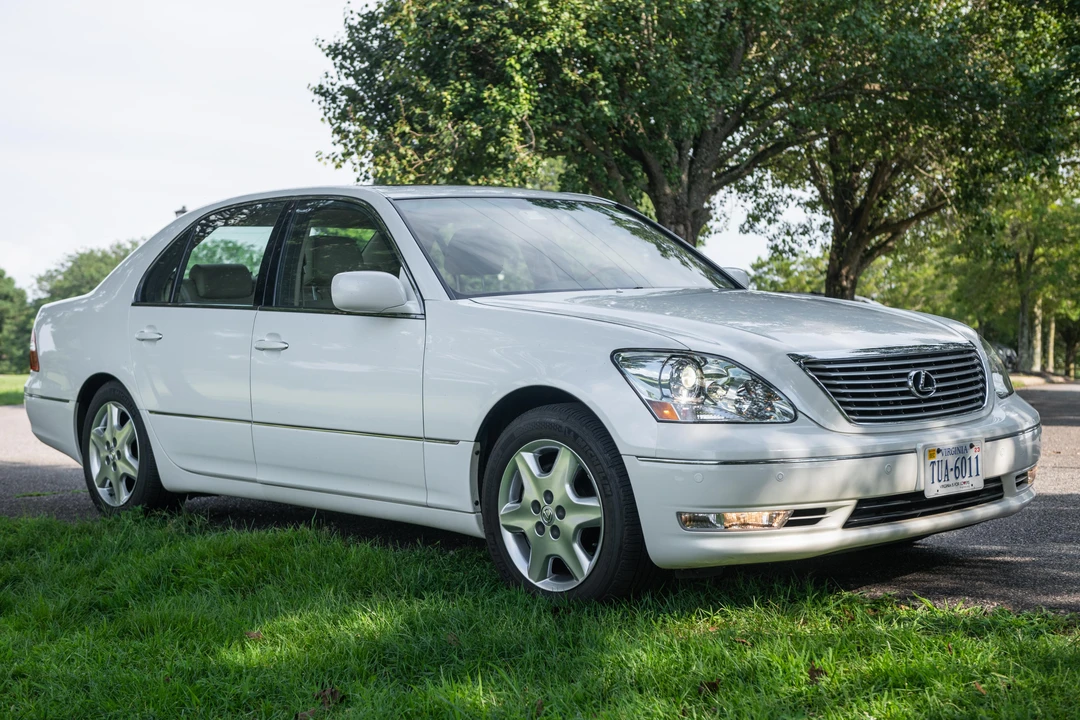 2004 Lexus LS 3rd Gen - Image 16 of 31