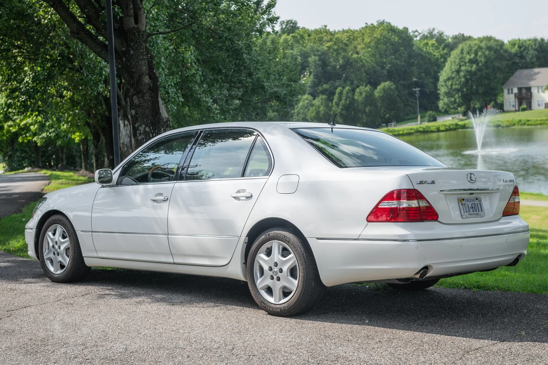 2004 Lexus LS 3rd Gen - Image 9 of 31