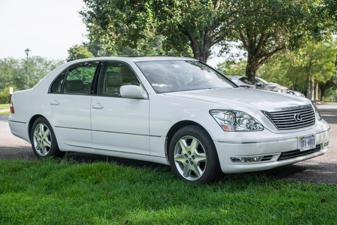 2004 Lexus LS 3rd Gen - Image 15 of 31