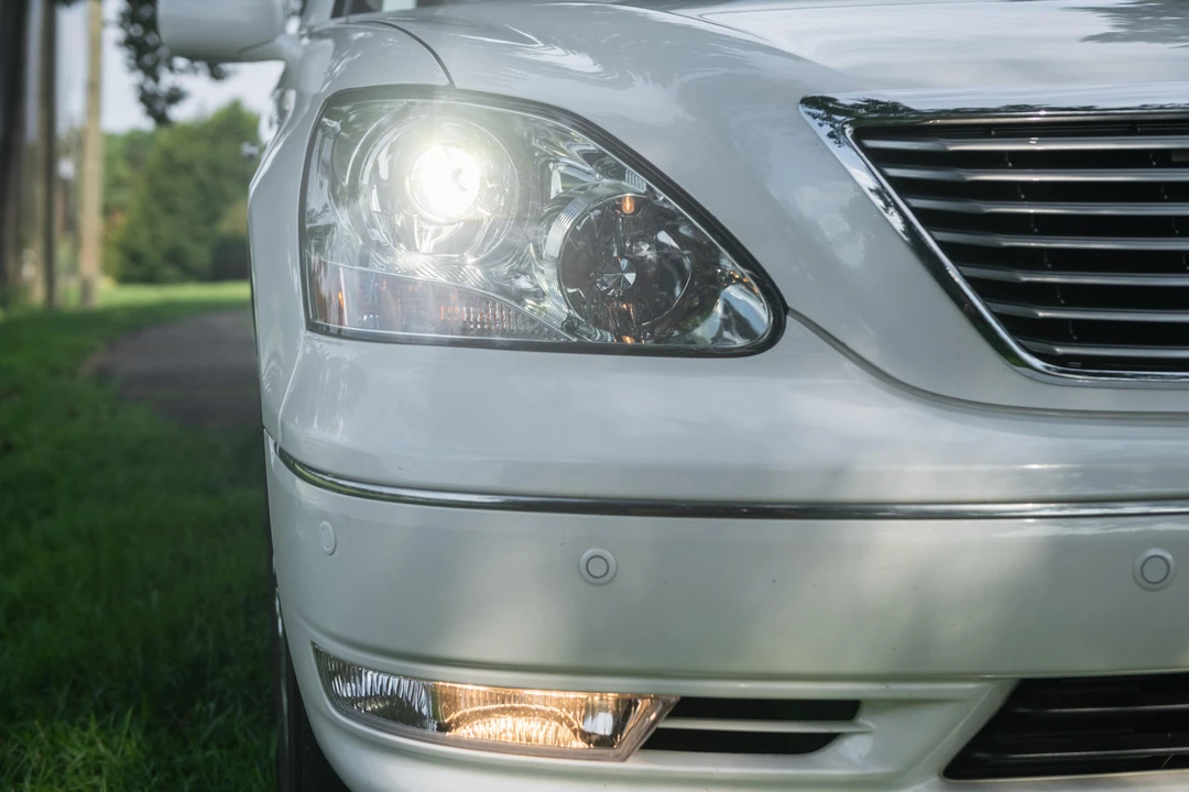 2004 Lexus LS 3rd Gen - Image 18 of 31