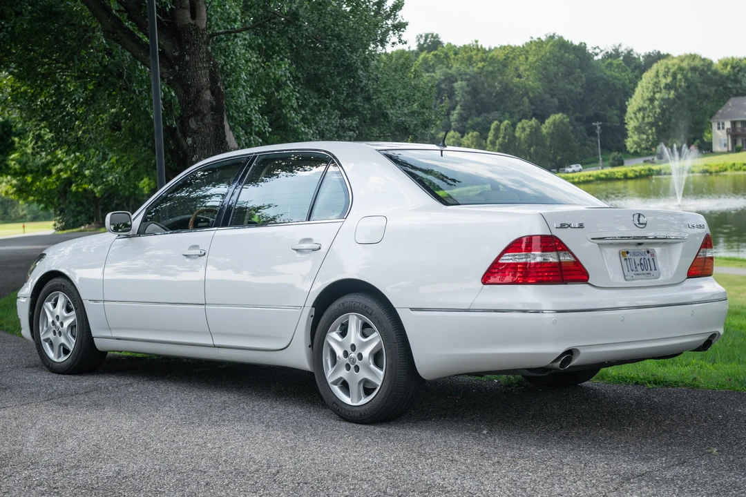 2004 Lexus LS 3rd Gen - Image 10 of 31