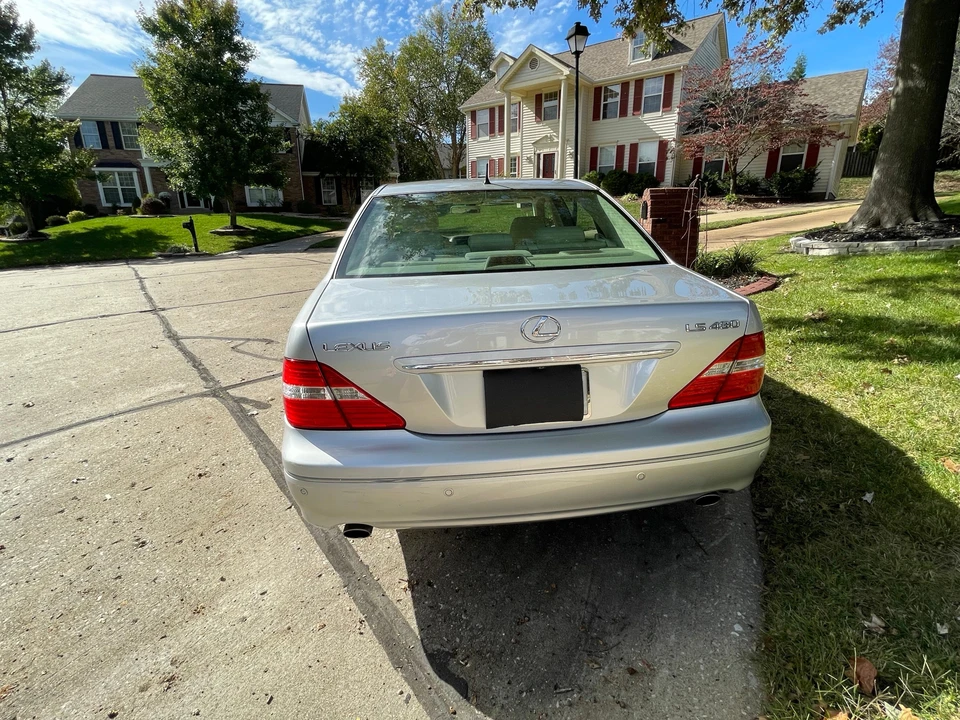 2004 Lexus LS 3rd Gen - Image 7 of 31