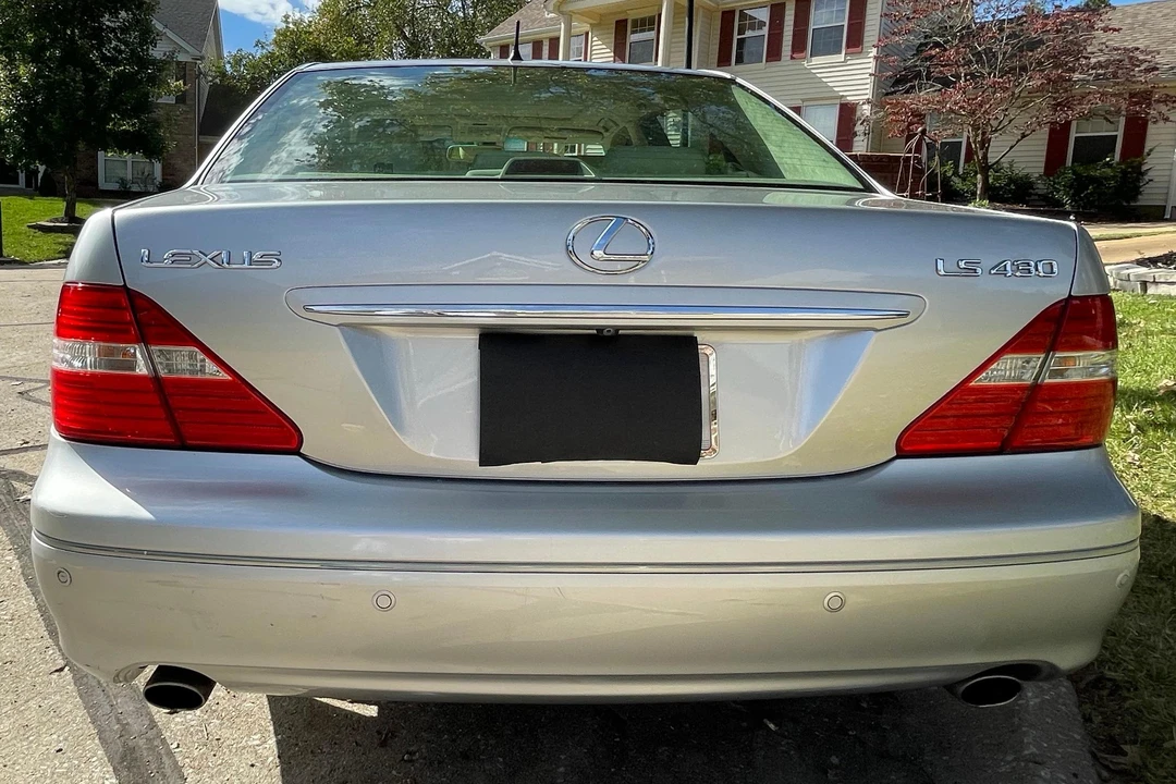 2004 Lexus LS 3rd Gen - Image 5 of 31