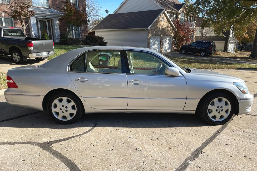 2004 Lexus LS 3rd Gen - Image 3 of 31