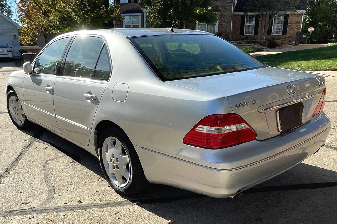2004 Lexus LS 3rd Gen - Image 4 of 31