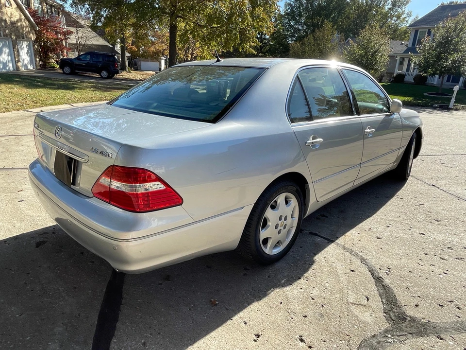 2004 Lexus LS 3rd Gen - Image 8 of 31