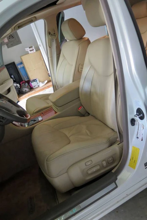 2004 Lexus LS 3rd Gen - Image 8 of 16