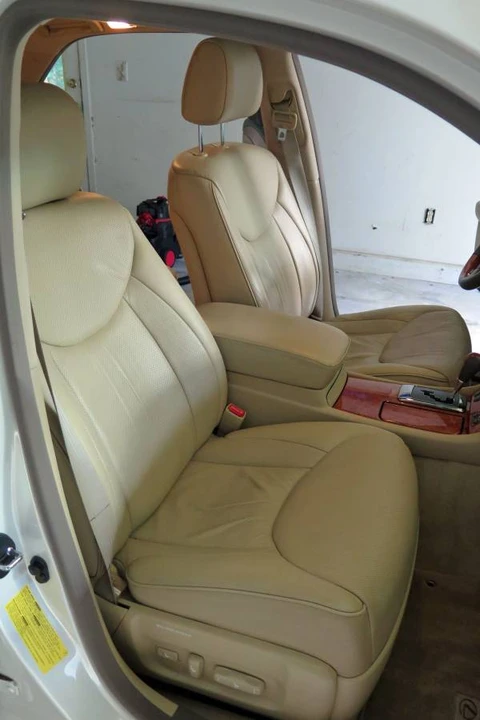 2004 Lexus LS 3rd Gen - Image 9 of 16