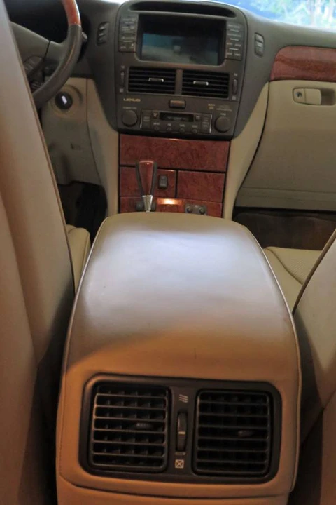 2004 Lexus LS 3rd Gen - Image 10 of 16