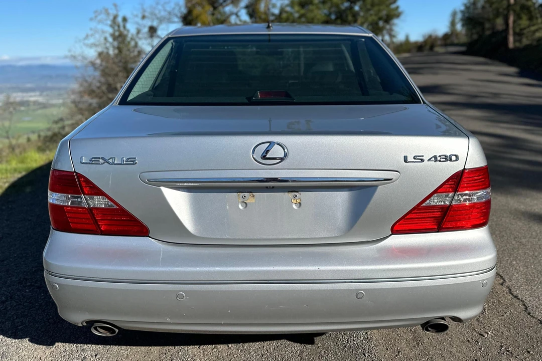 2004 Lexus LS 3rd Gen - Image 5 of 31