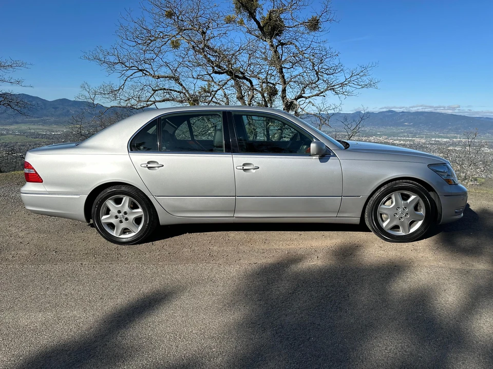 2004 Lexus LS 3rd Gen - Image 27 of 31
