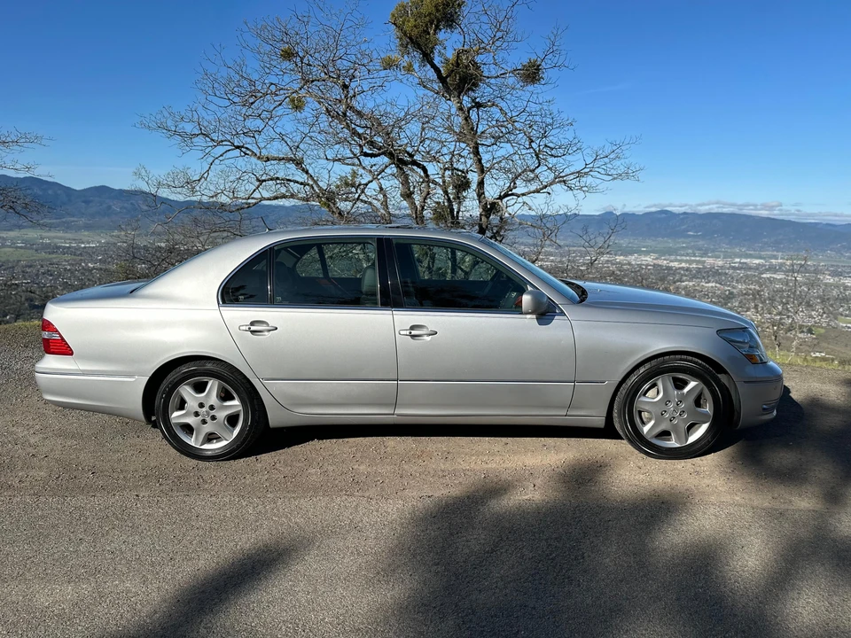 2004 Lexus LS 3rd Gen - Image 28 of 31