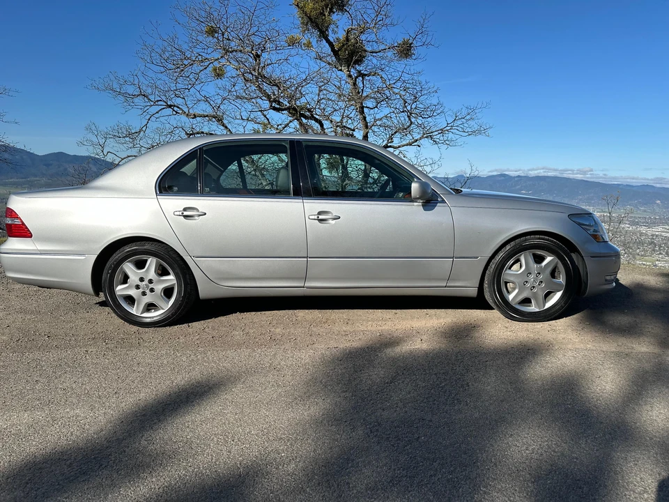 2004 Lexus LS 3rd Gen - Image 26 of 31