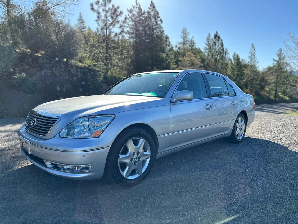 2004 Lexus LS 3rd Gen - Image 9 of 31