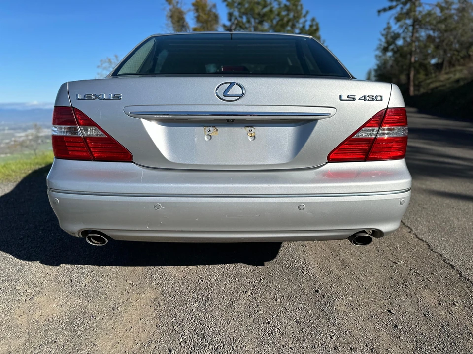 2004 Lexus LS 3rd Gen - Image 20 of 31