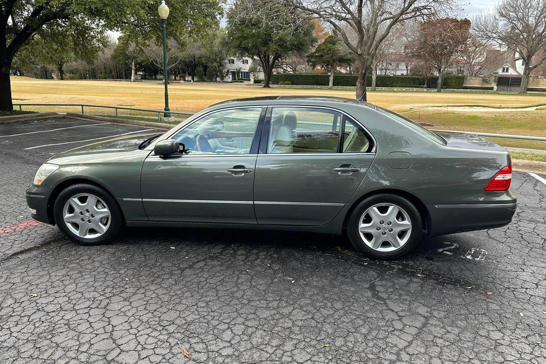 2004 Lexus LS 3rd Gen - Image 3 of 19