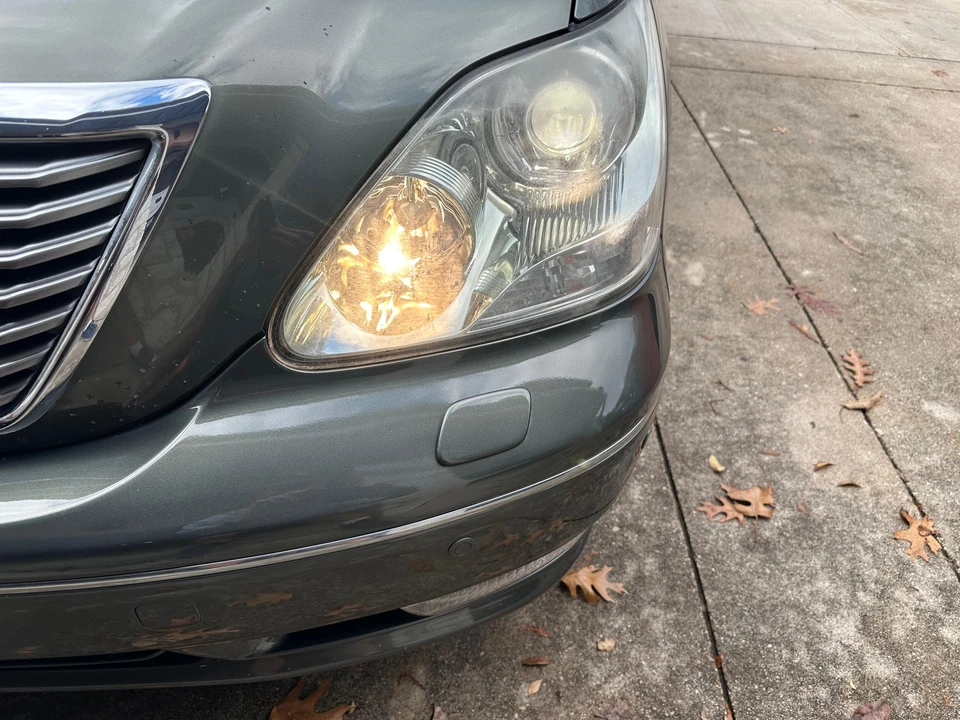 2004 Lexus LS 3rd Gen - Image 18 of 19