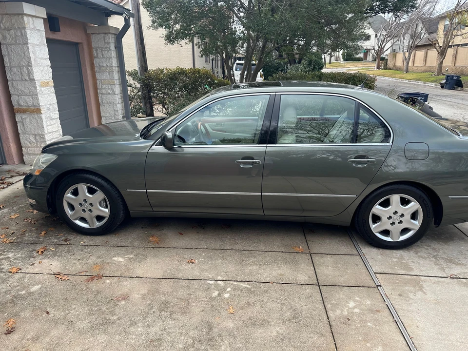 2004 Lexus LS 3rd Gen - Image 19 of 19