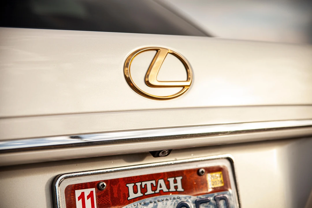 2004 Lexus LS 3rd Gen - Image 20 of 31