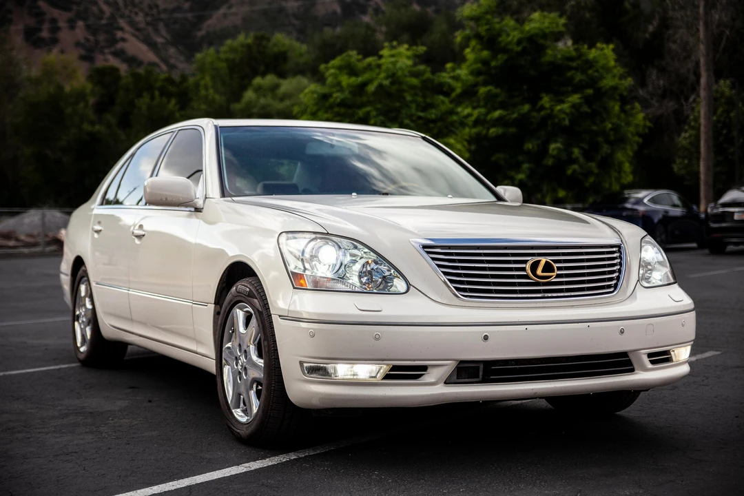 2004 Lexus LS 3rd Gen - Image 11 of 31